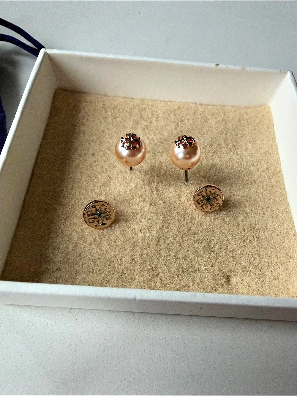 Tory Burch Moondance Logo and Pearl Stud Earrings Pearl Stud Earrings in Pink